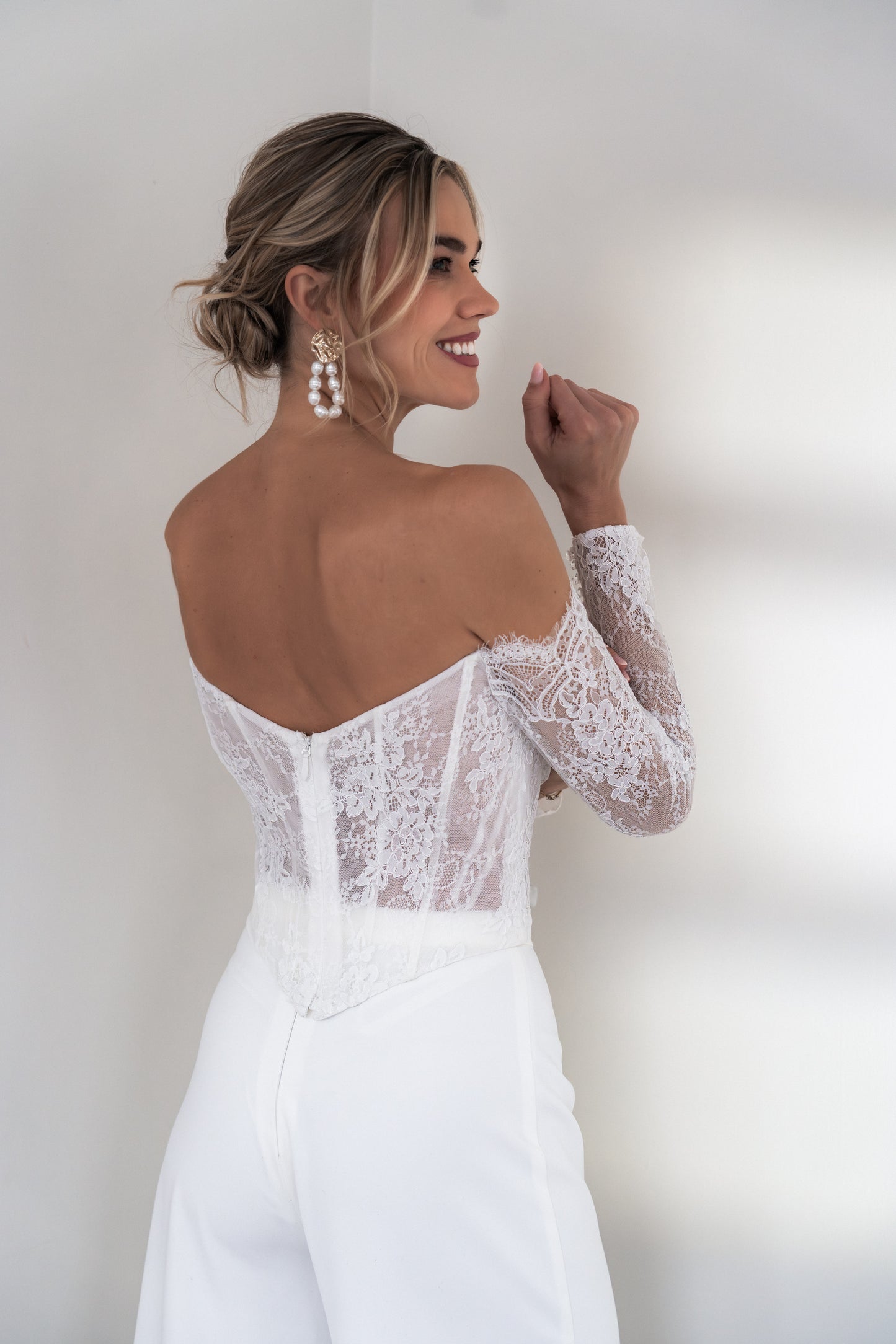 Carla Corsage ivory